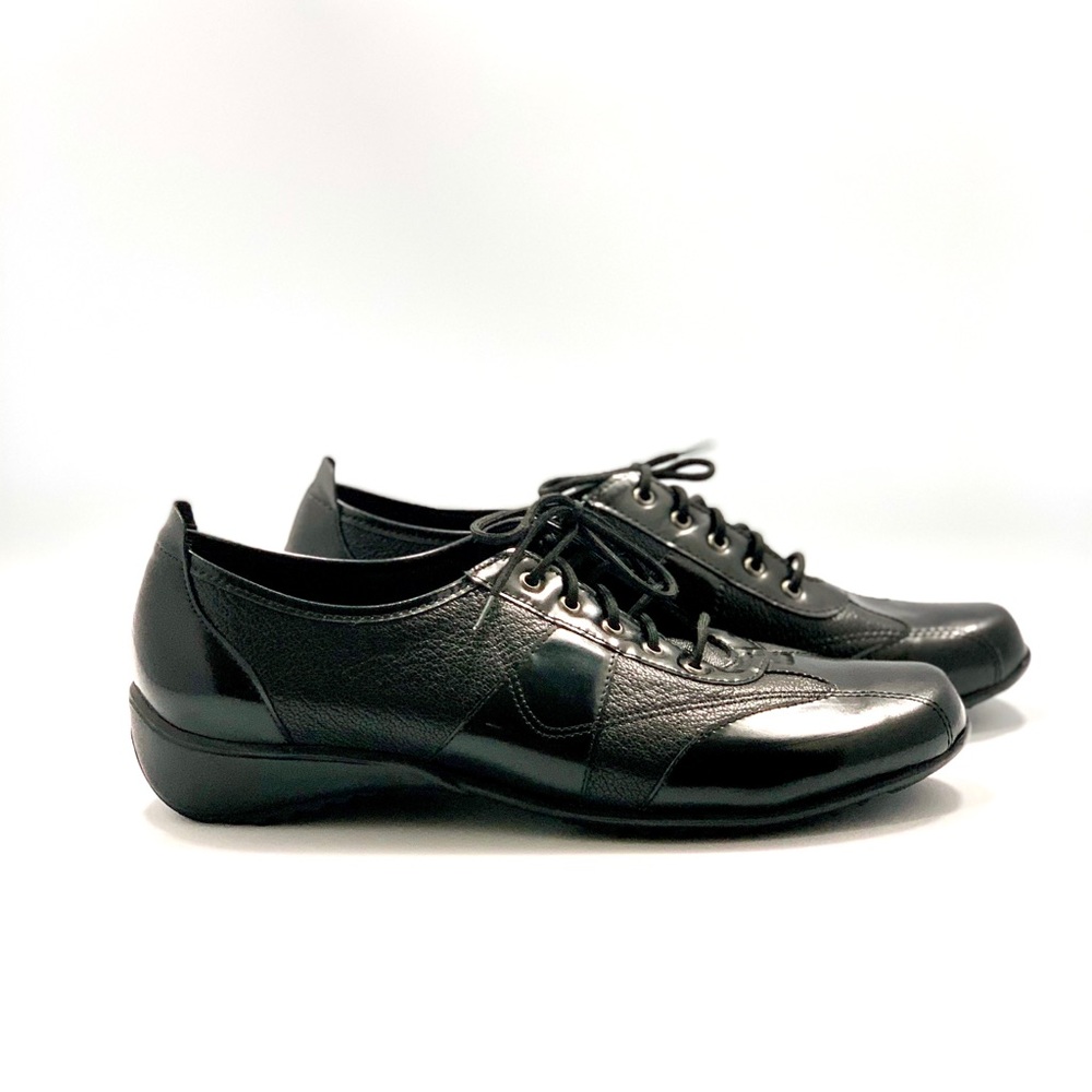 Munro Pace Sneakers - Picture 2 of 5